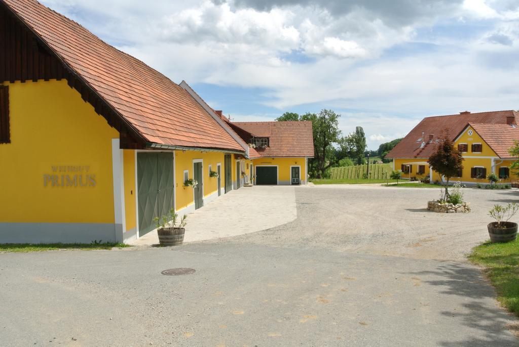 Weingut Primus Suedsteiermark Spielfeld Ngoại thất bức ảnh