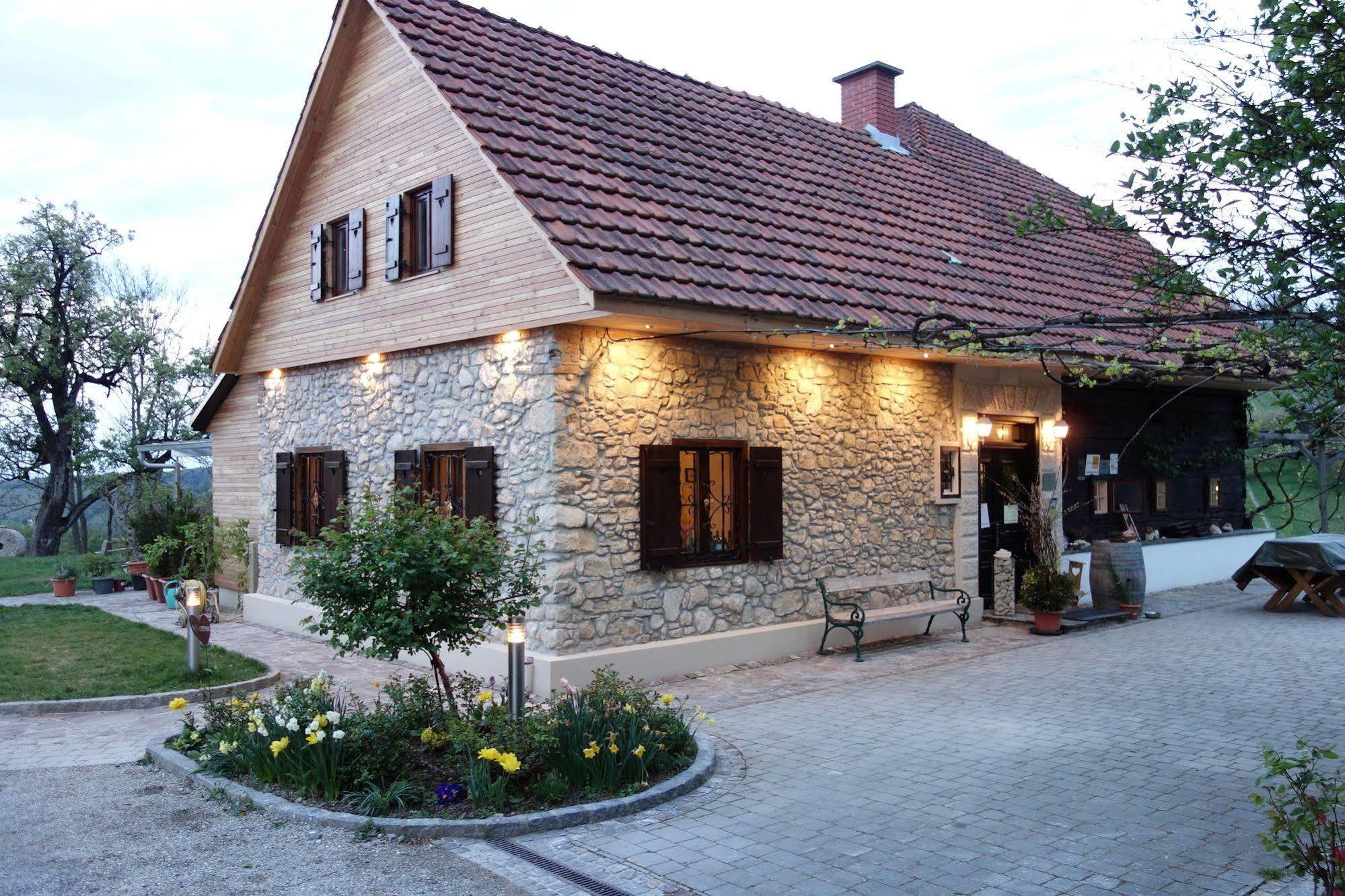 Weingut Primus Suedsteiermark Spielfeld Ngoại thất bức ảnh